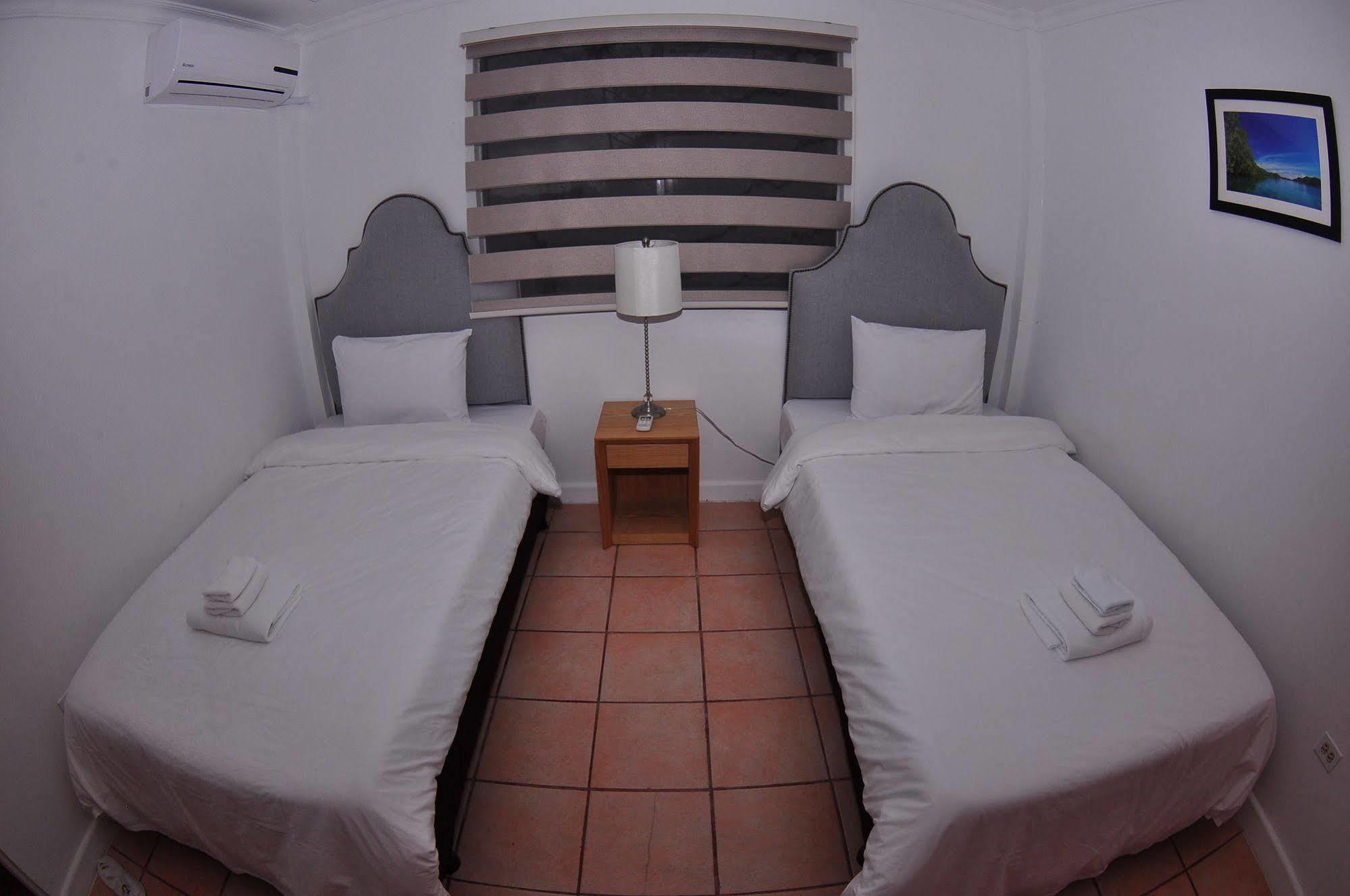 Blue Ocean View Hotel Koror Buitenkant foto